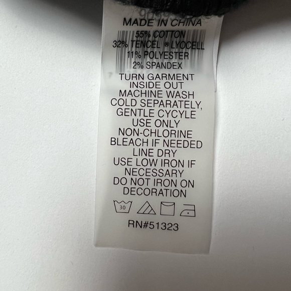 Vince Camuto Studded Straight Leg Jeans sz 30/10 - Picture 6 of 6